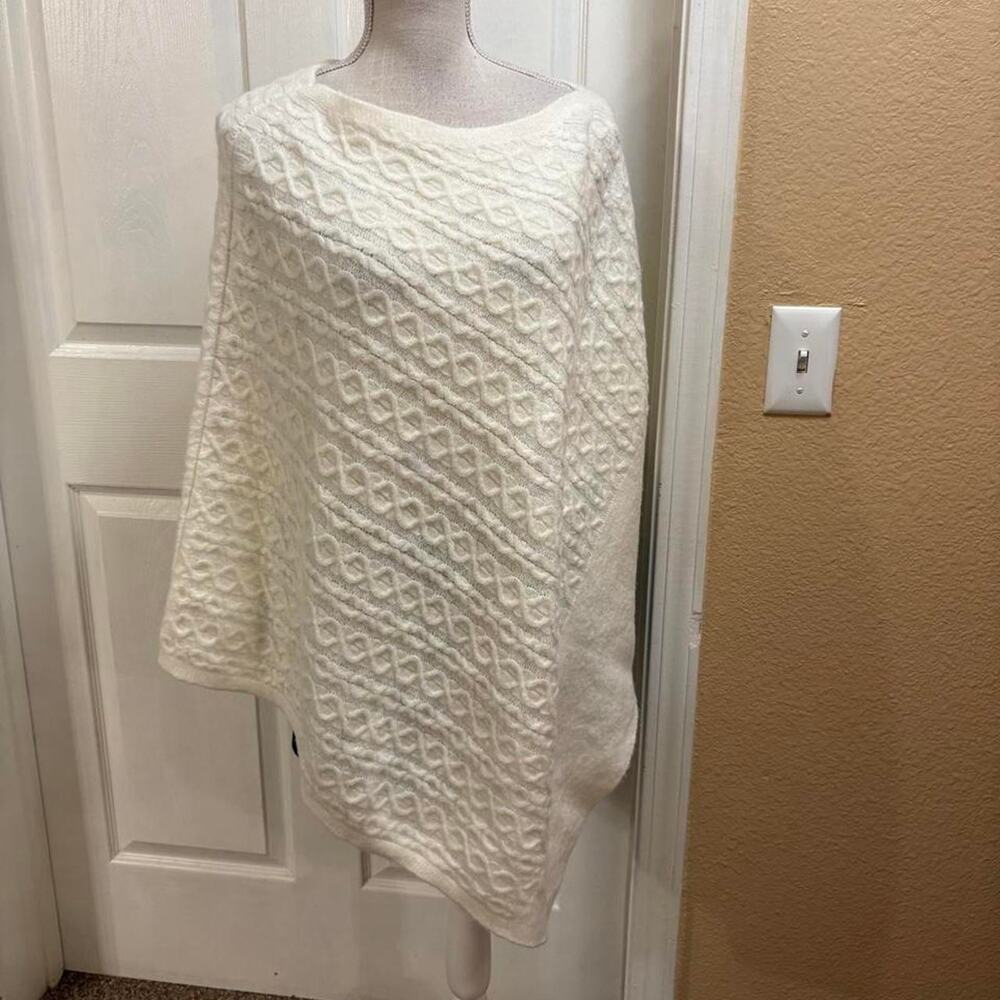 Talbots cream knit poncho. Size mediuim/large